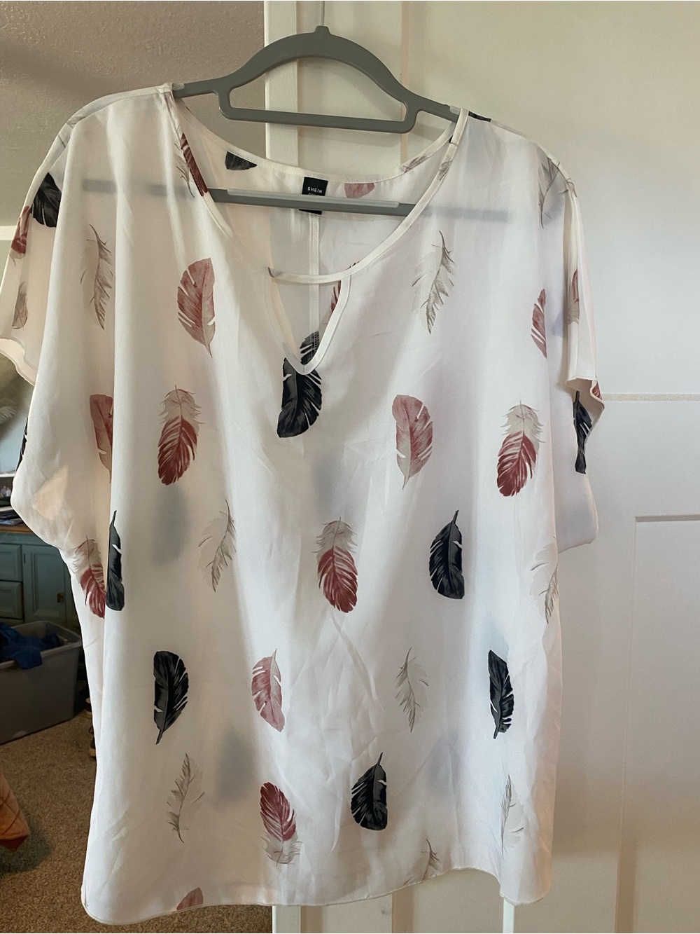 SHEIN curve  Lightweight White Feather Print Blouse 4XL
